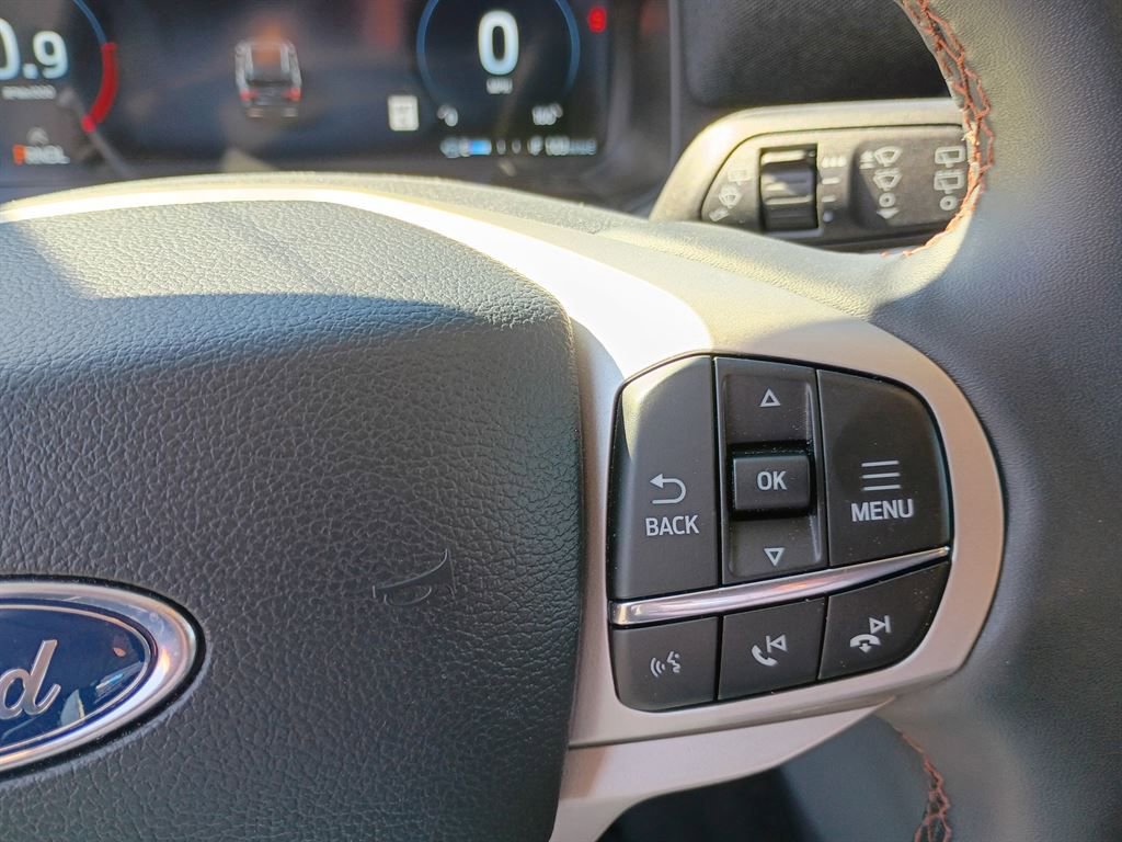 Used 2025 Ford Explorer Active RWD image 17