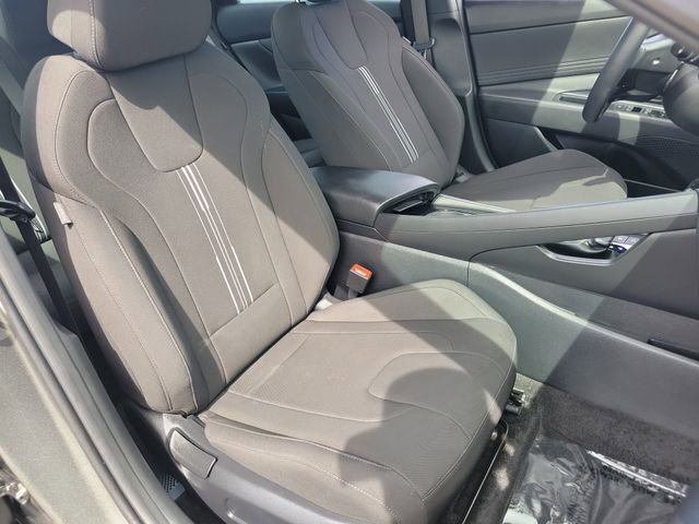 Certified 2025 Hyundai Elantra SEL image 18