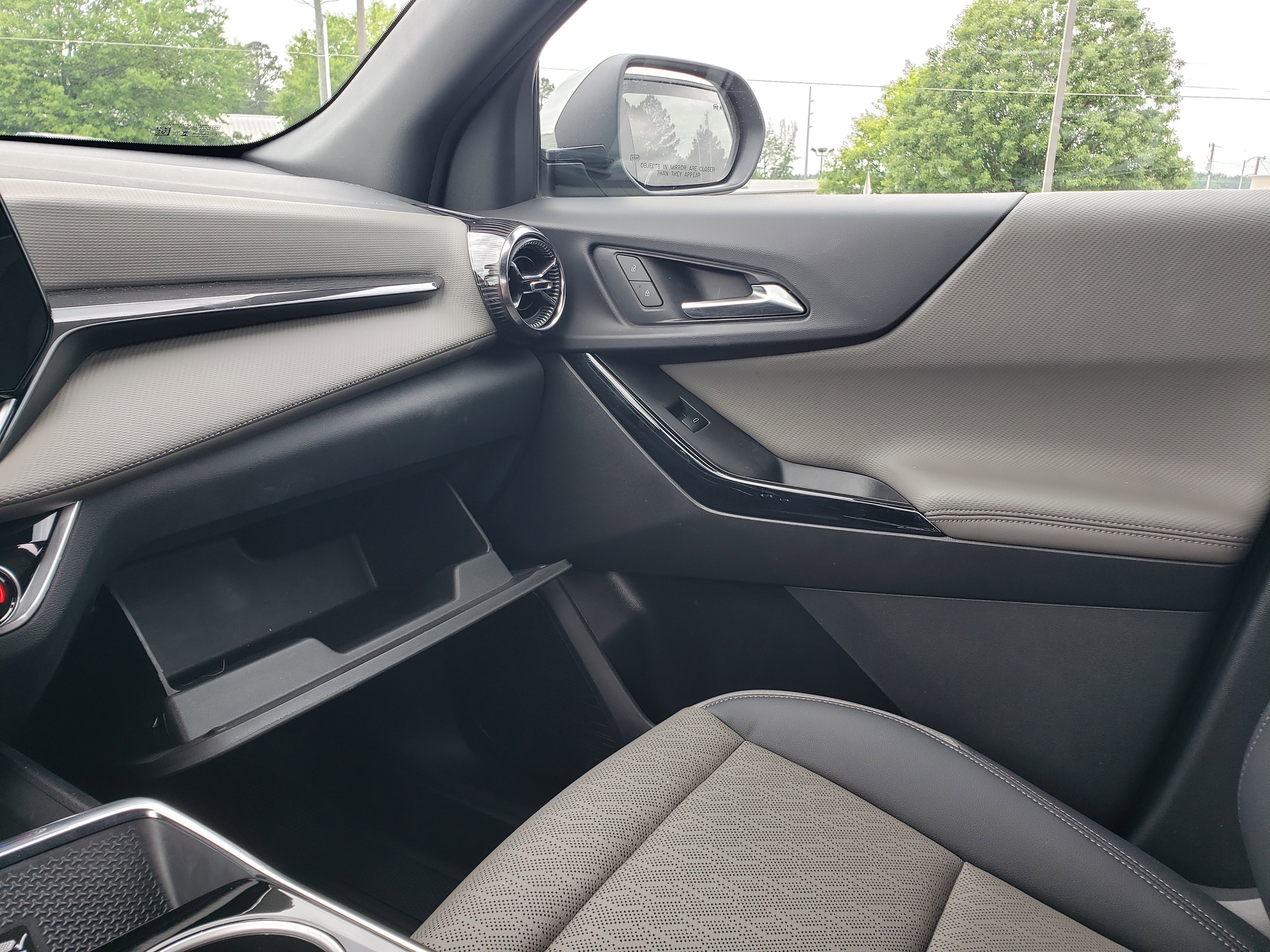 Used 2026 Chevrolet Equinox LT w/ Convenience Package II FWD image 27