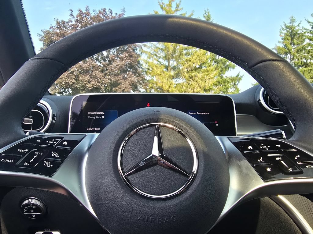 Used 2026 Mercedes-Benz GLC 300 4MATIC image 28