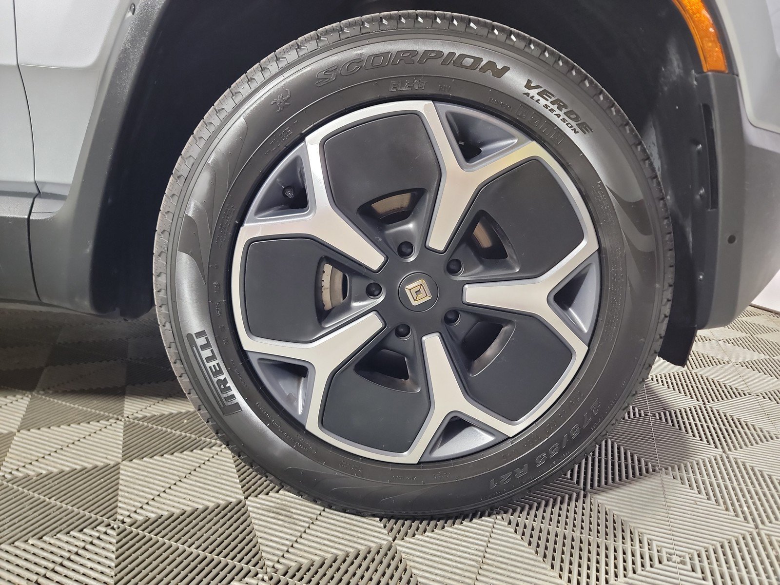 Used 2024 Rivian R1T Adventure AWD/4WD image 11