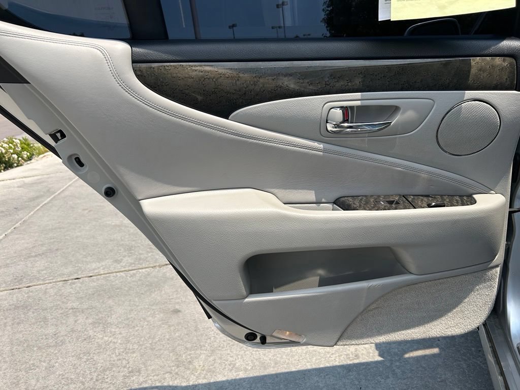 Used 2010 Lexus LS 460 AWD image 25