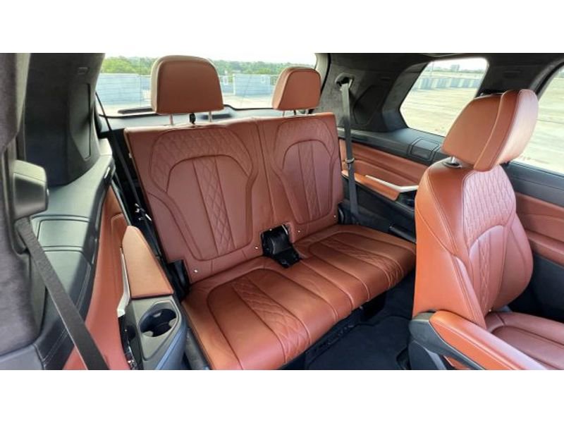 Used 2020 BMW X7 M50i image 27