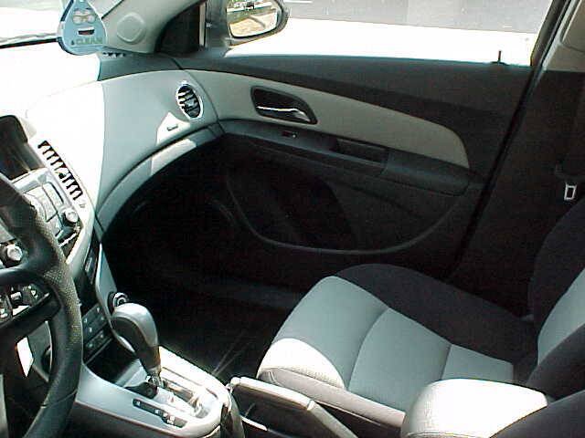 Used 2013 Chevrolet Cruze LS FWD image 19