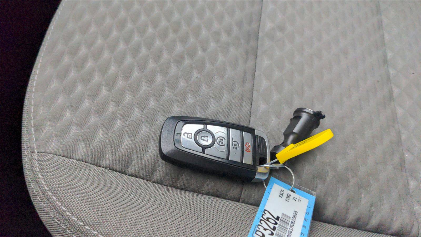 Used 2021 Ford Escape SE w/ Convenience Package image 24