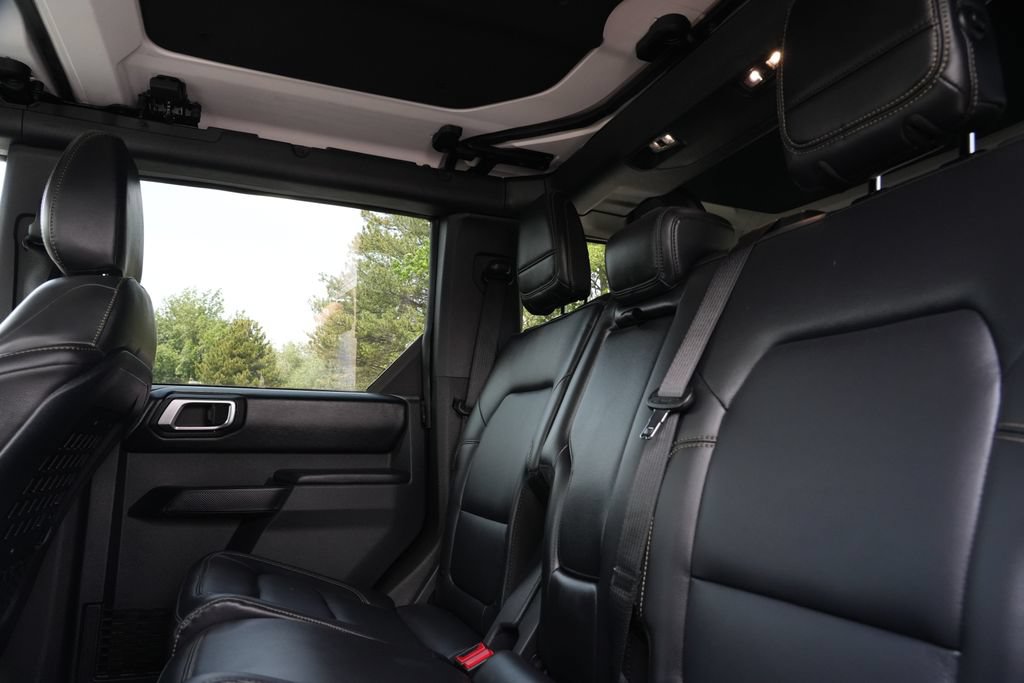 Used 2025 Ford Bronco Badlands AWD/4WD image 17