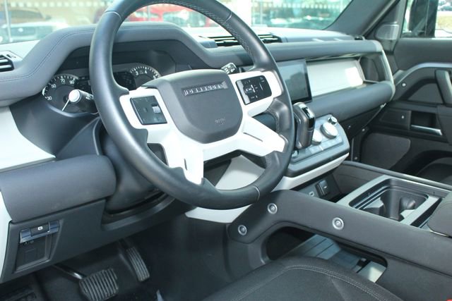 Used 2023 Land Rover Defender 110 image 14