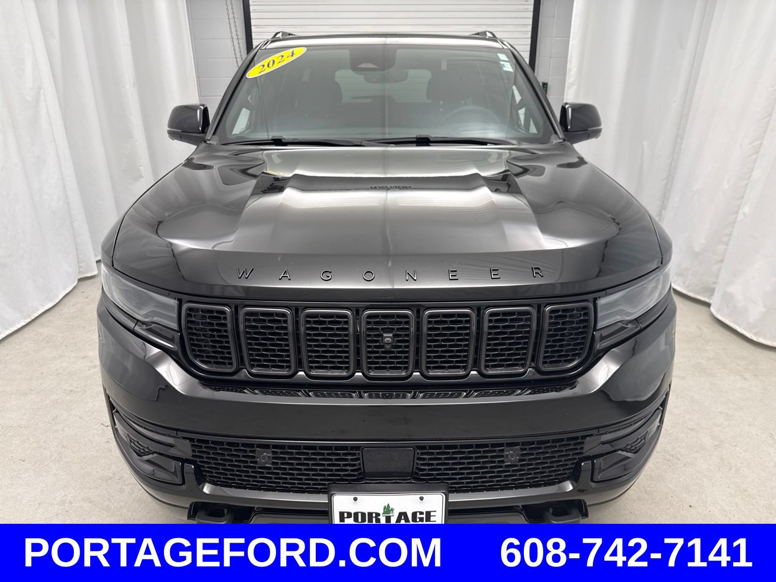 Used 2024 Jeep Wagoneer Series II w/ Convenience Group I AWD/4WD image 8