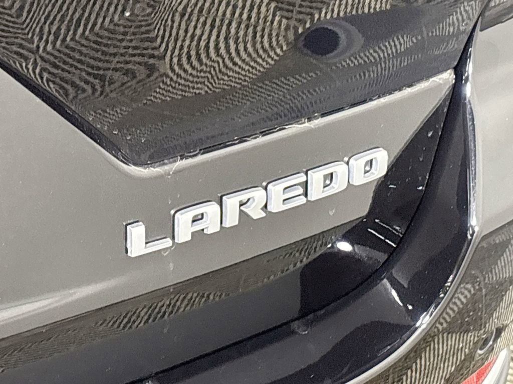 New 2025 Jeep Grand Cherokee Laredo w/ MOPAR Finishing Package AWD/4WD image 23
