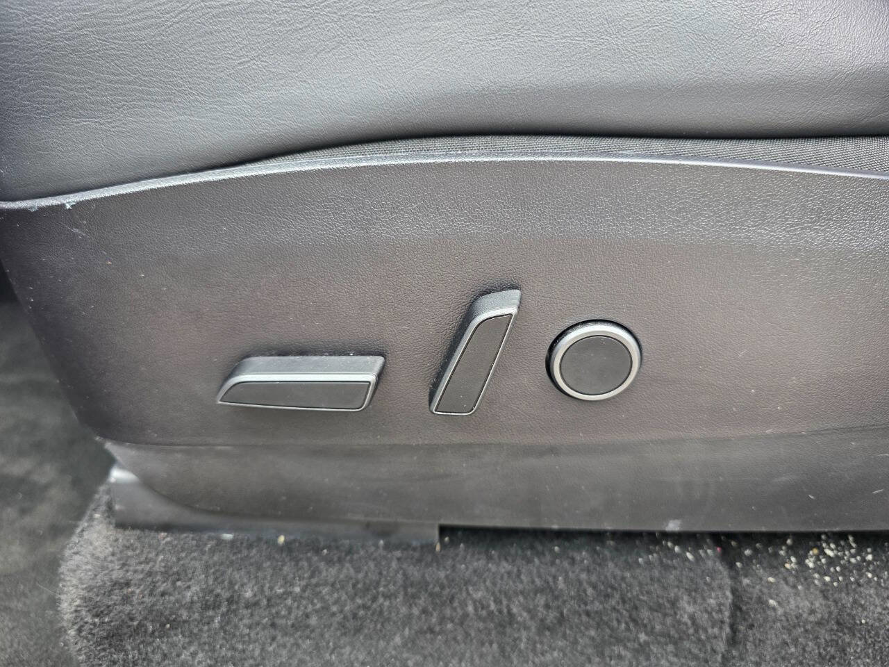 Used 2021 Tesla Model Y Long Range AWD/4WD image 13