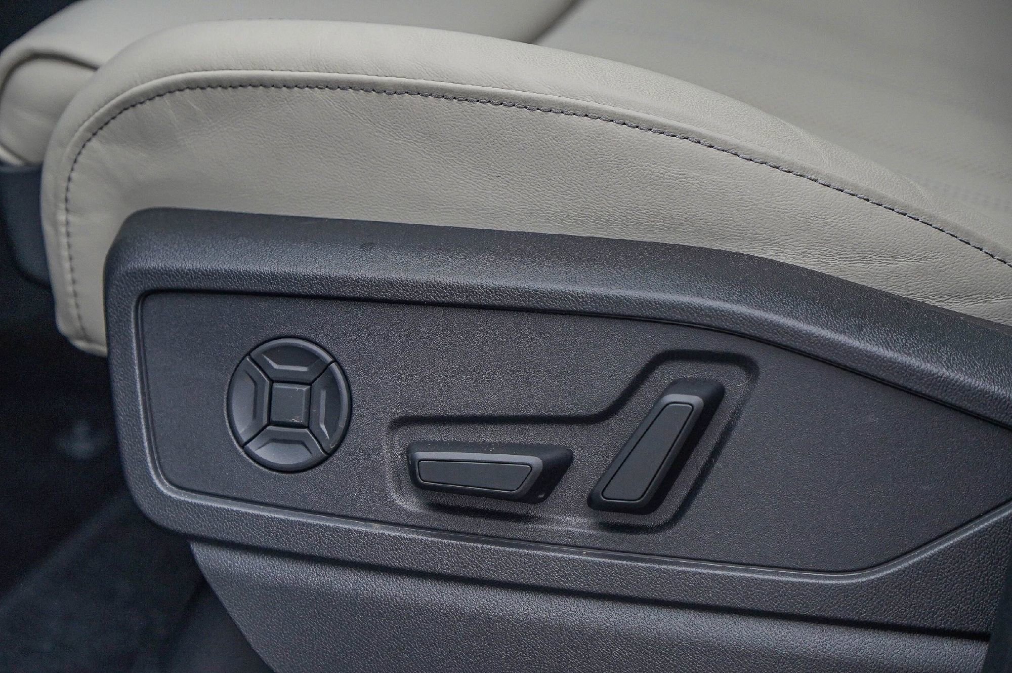 New 2025 Audi Q5 Premium Plus image 17