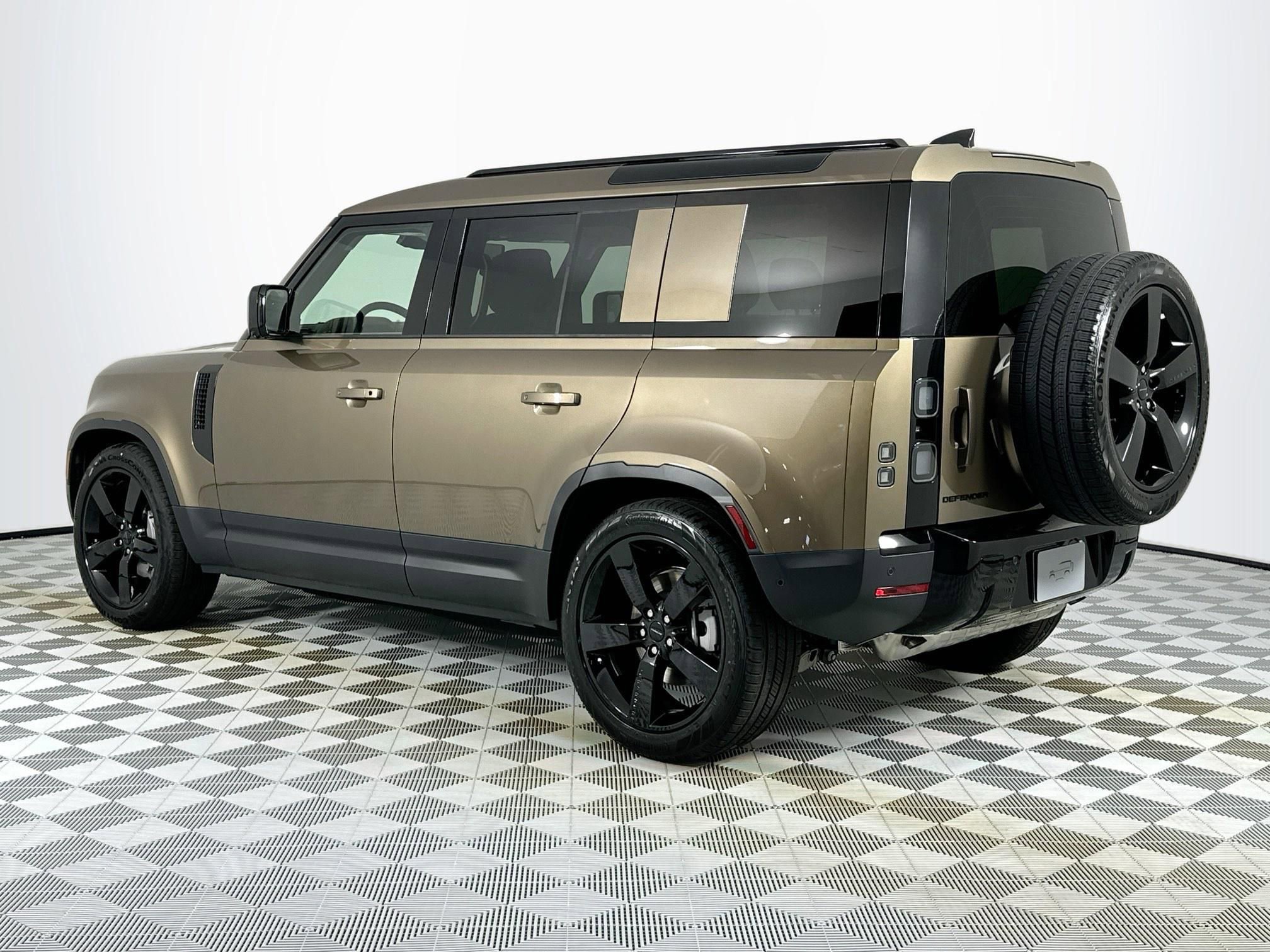 Used 2026 Land Rover Defender 110 S image 7