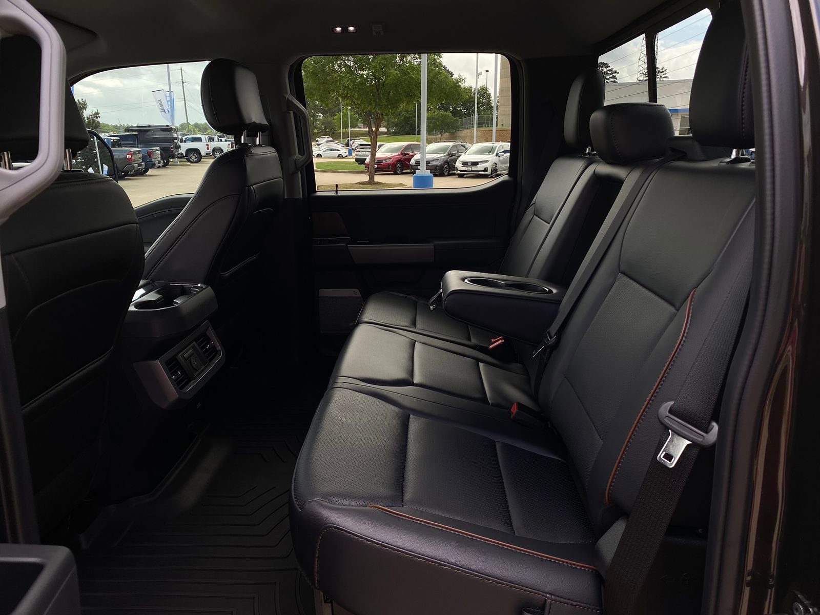 Used 2025 Ford F250 Lariat w/ Chrome Package image 35