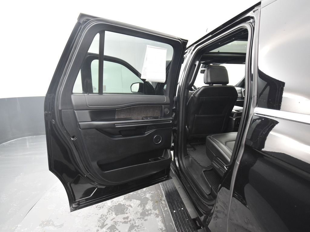 Used 2021 Ford Expedition Max Limited image 12