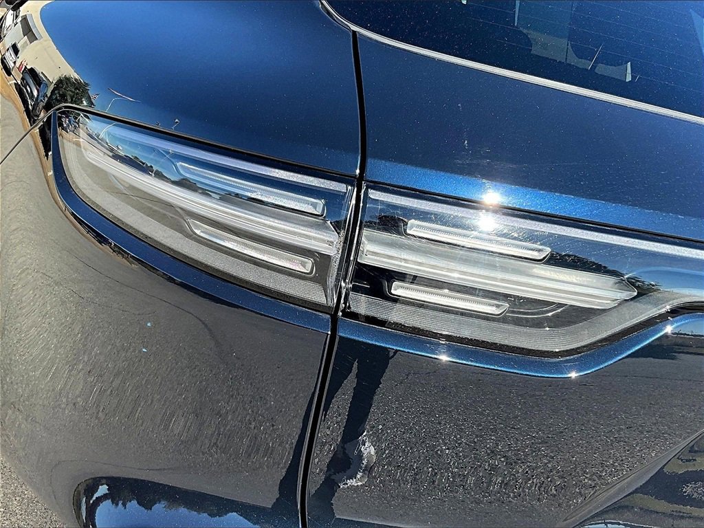 Used 2023 Porsche Cayenne Platinum Edition image 21