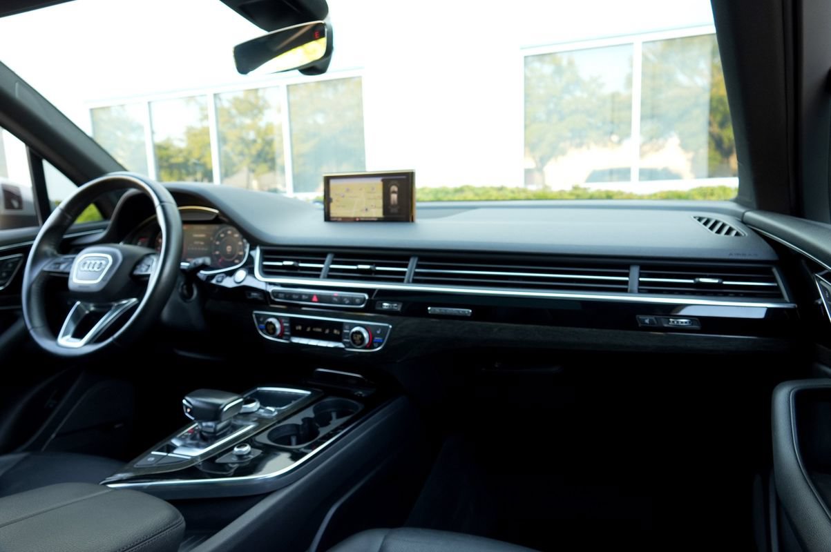 Used 2018 Audi Q7 3.0T Premium Plus w/ Premium Plus Package AWD/4WD image 7