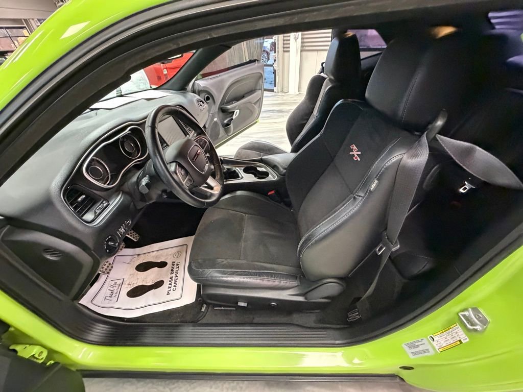 Used 2015 Dodge Challenger R/T Scat Pack w/ Scat Pack Appearance Package RWD image 43