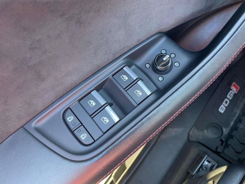 Used 2022 Audi RS Q8 AWD/4WD image 31