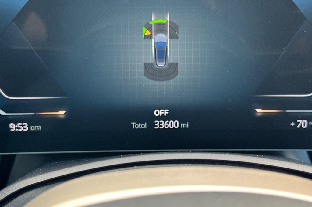 Used 2023 BMW iX xDrive50 w/ Premium Package image 31