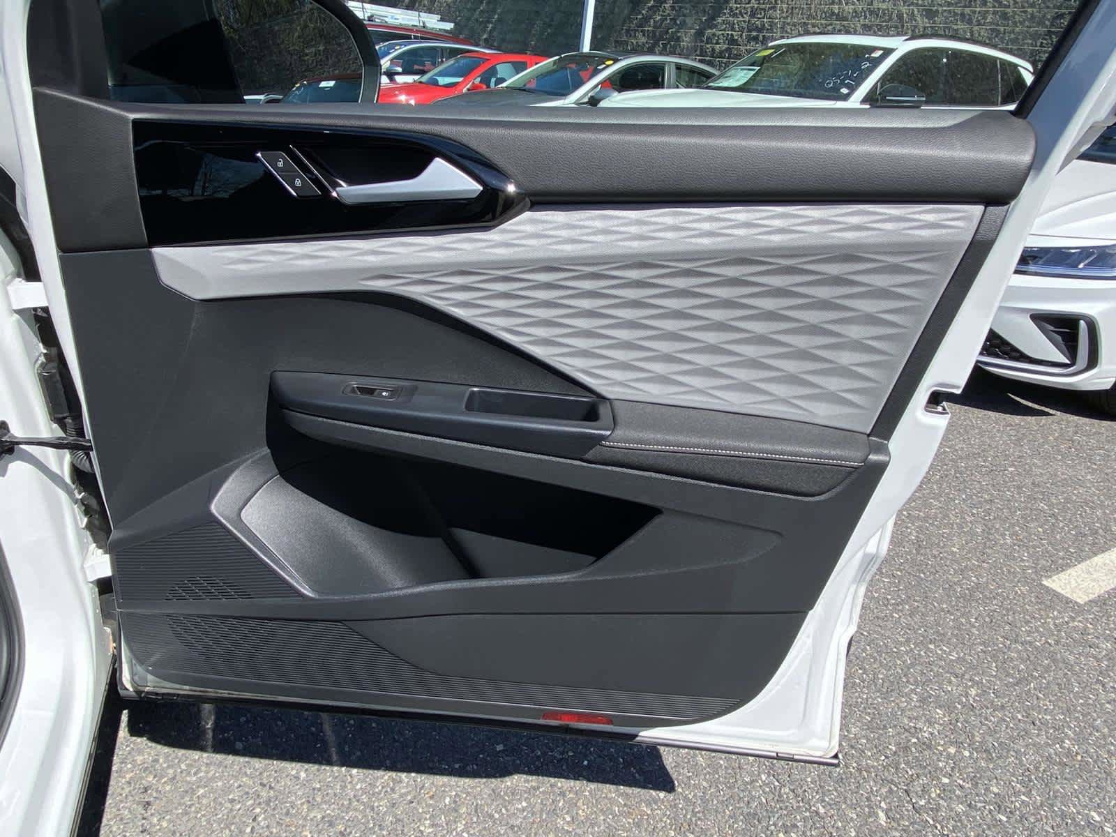 Certified 2024 Volkswagen Taos S AWD/4WD image 31