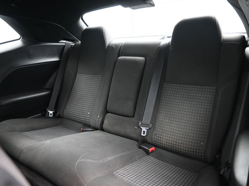 Used 2017 Dodge Challenger R/T image 18