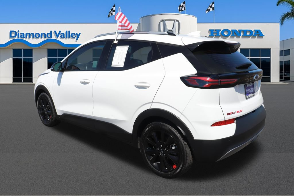 Used 2023 Chevrolet Bolt EUV LT w/ Convenience Package FWD image 4