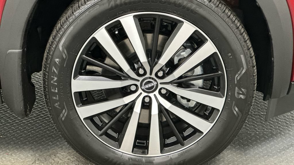 Certified 2024 Nissan Pathfinder Platinum AWD/4WD image 24