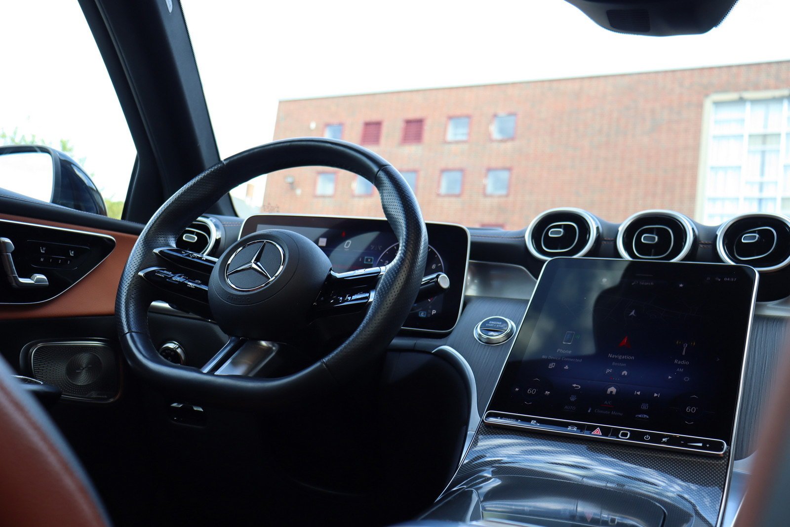 Used 2024 Mercedes-Benz GLC 300 w/ AMG Line image 25