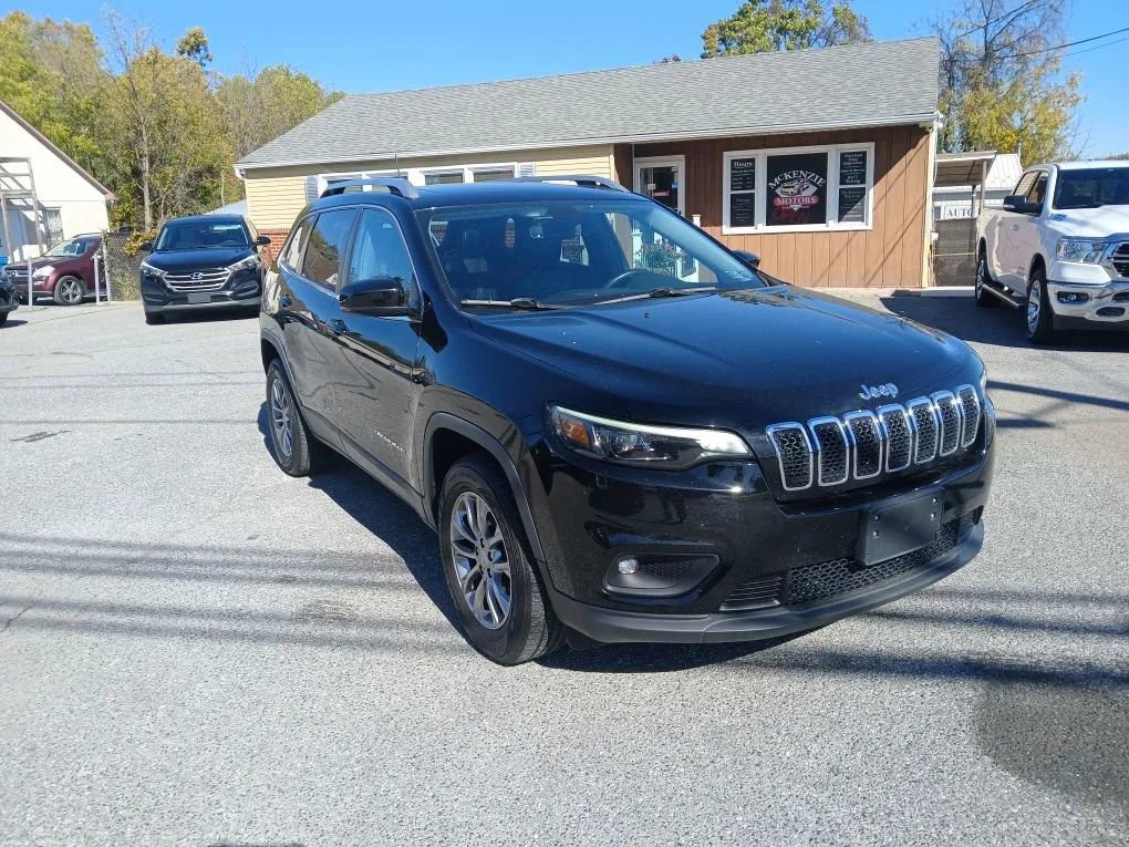 Used 2019 Jeep Cherokee Latitude Plus w/ Comfort/Convenience Group image 3