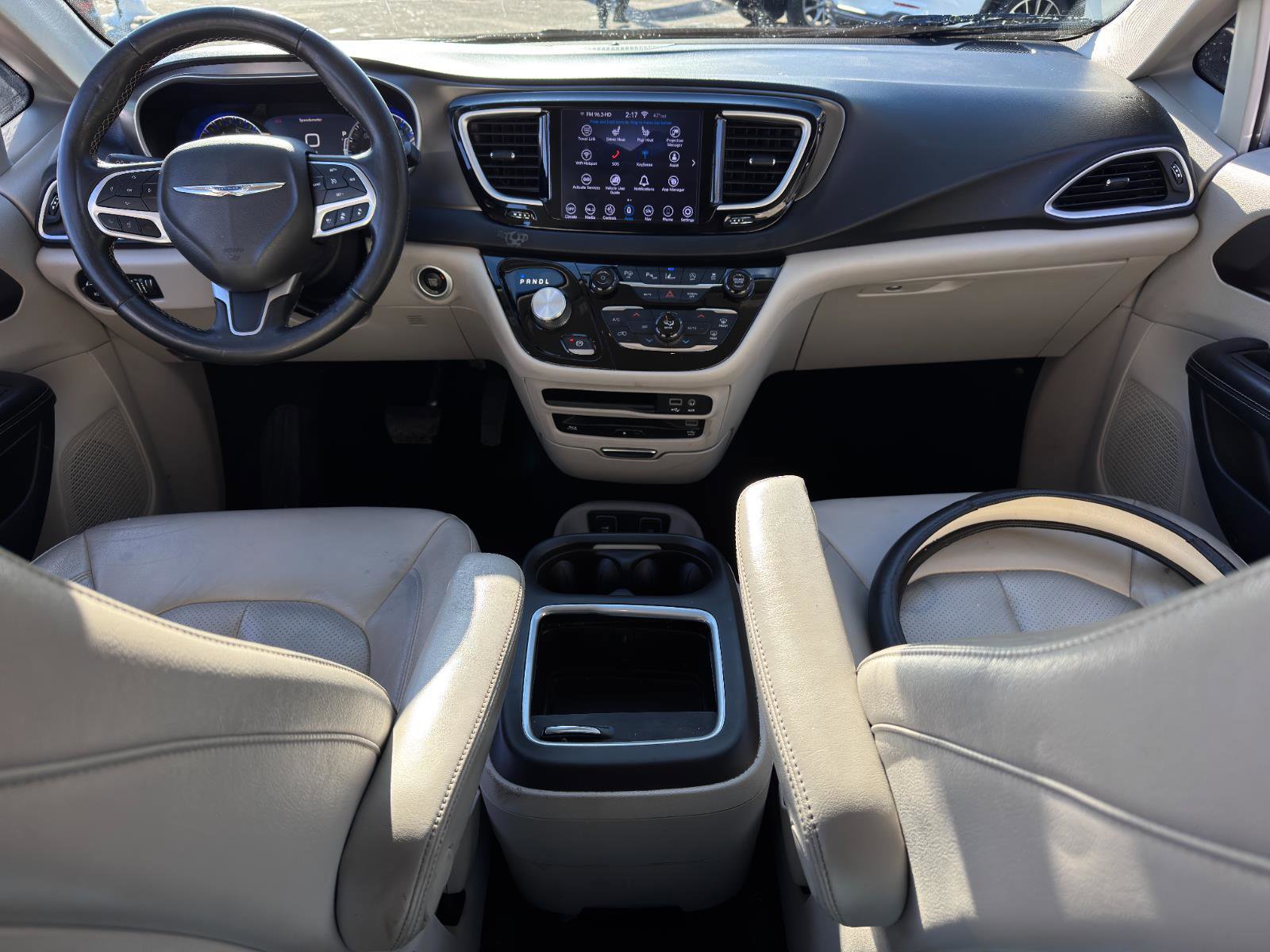 Used 2020 Chrysler Pacifica Touring-L Plus image 28