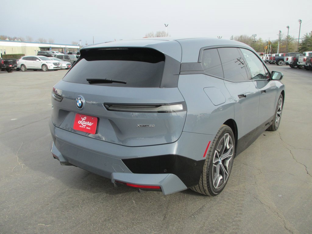 Used 2022 BMW iX xDrive50 w/ Premium Package image 5