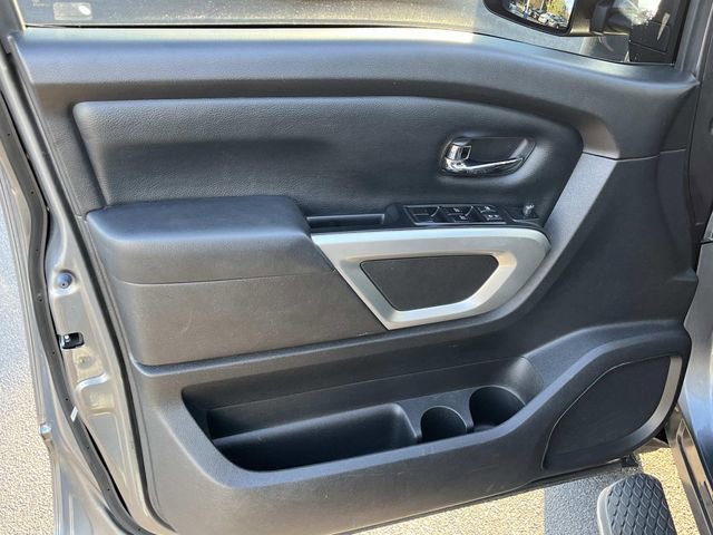 Used 2016 Nissan Titan SV image 24