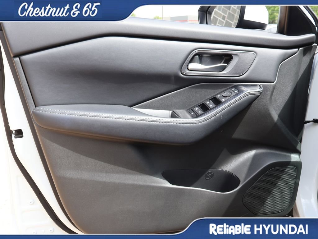 Used 2024 Nissan Rogue SV AWD/4WD image 22