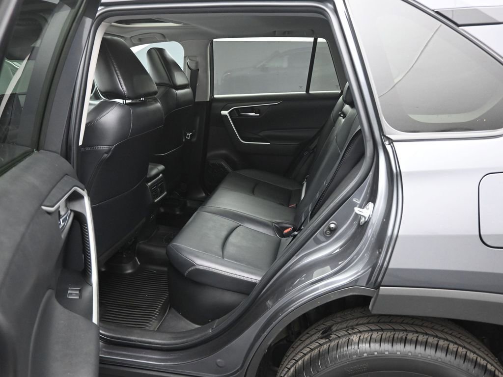 Used 2022 Toyota RAV4 XLE Premium AWD/4WD image 19