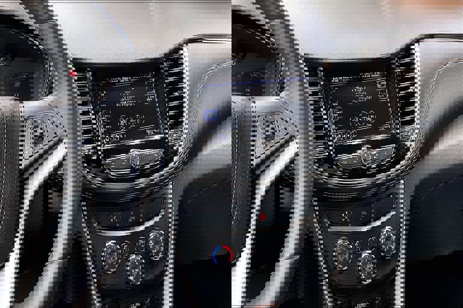 Used 2021 Chevrolet Trax LT w/ LT Convenience Package image 6