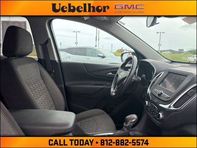 Used 2022 Chevrolet Equinox LT FWD image 2