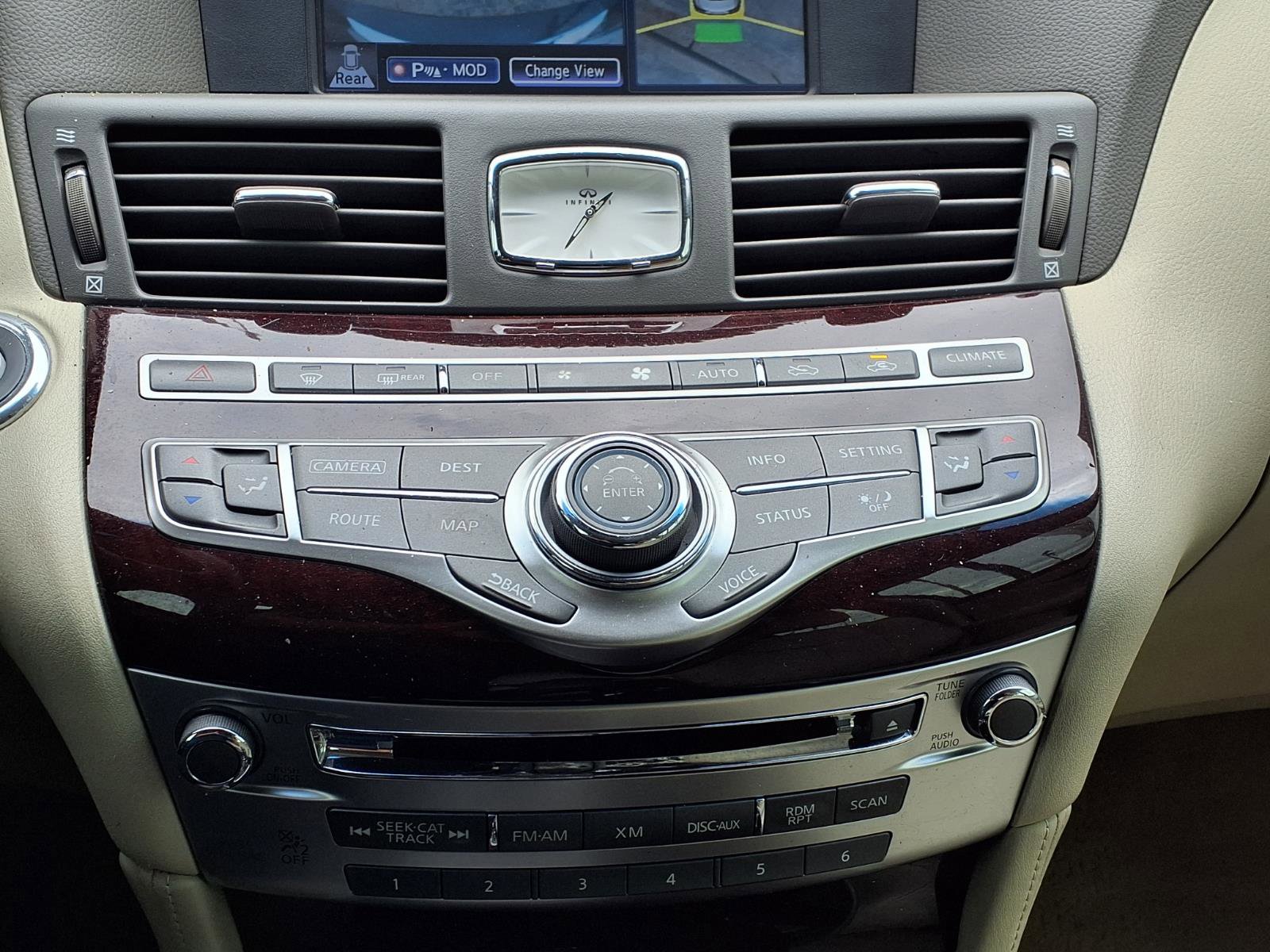 Used 2016 INFINITI Q70 L 3.7 w/ Technology Package image 18