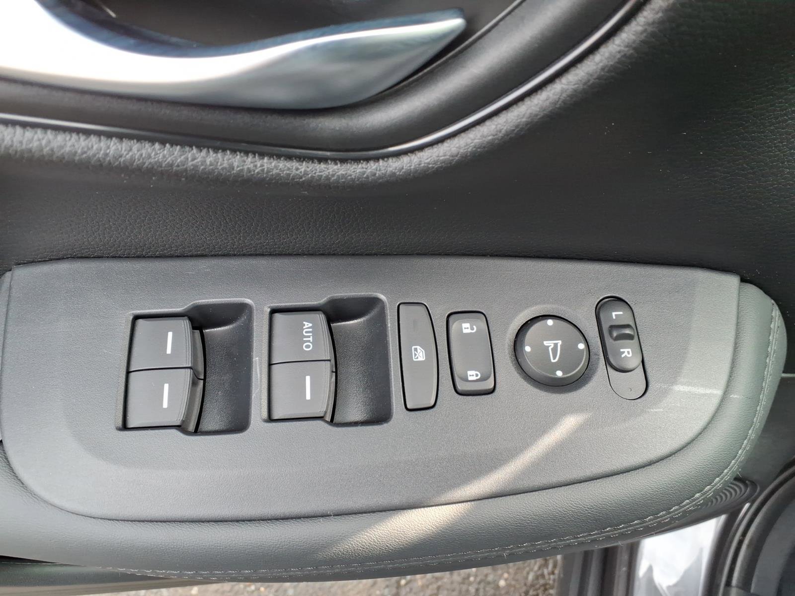 Used 2026 Honda HR-V LX image 9