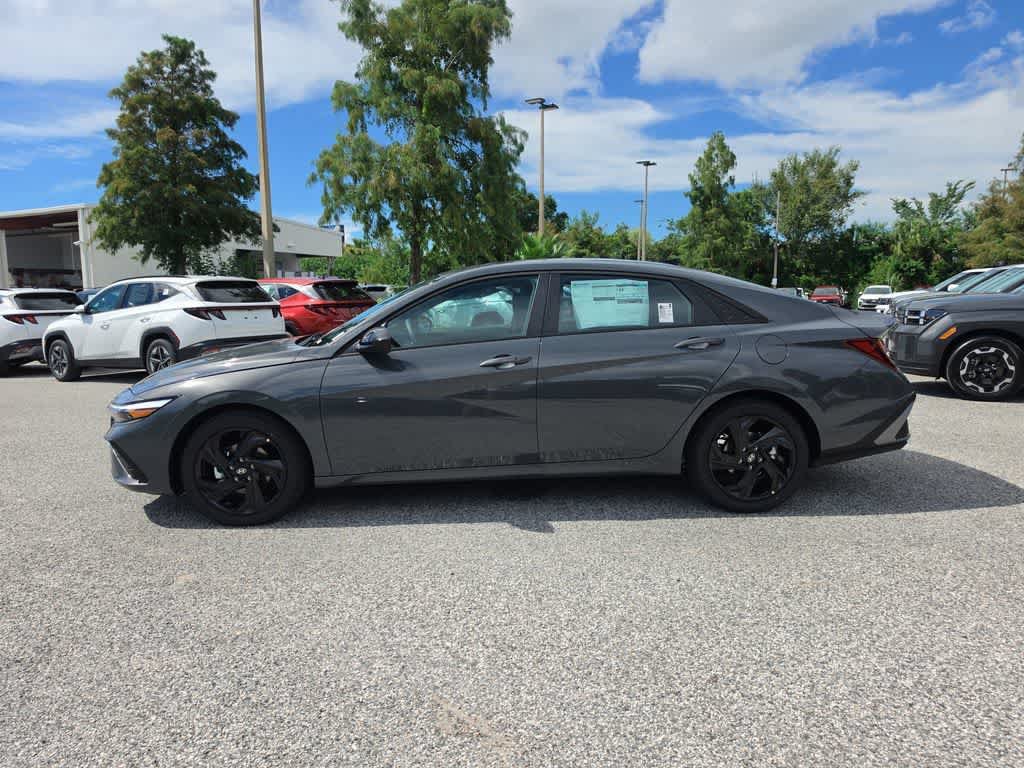 New 2026 Hyundai Elantra SEL Sport FWD image 3