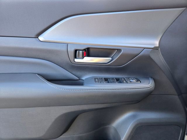 Certified 2025 Toyota Grand Highlander AWD image 19
