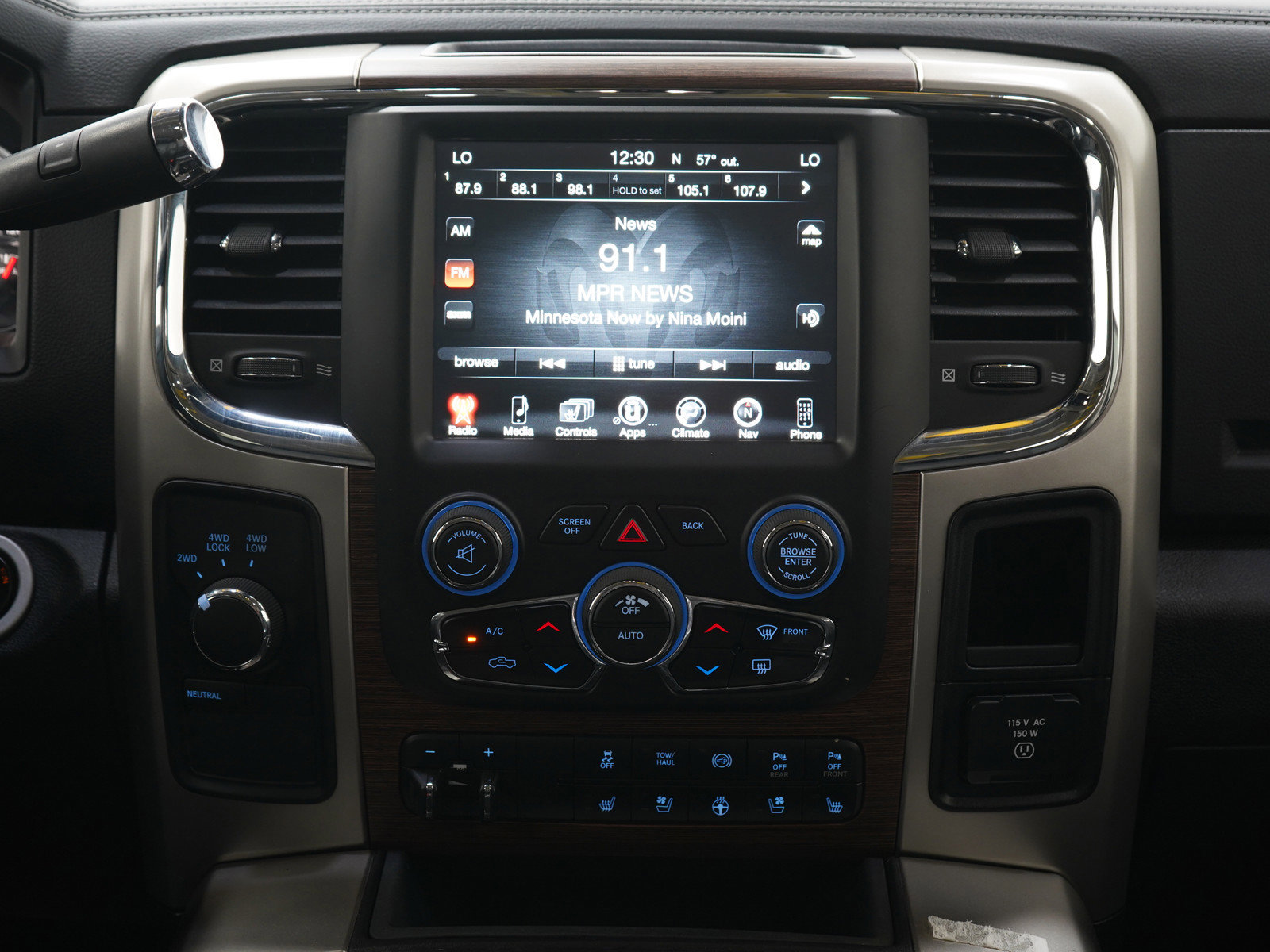 Used 2017 RAM 2500 Laramie w/ Sport Appearance Group AWD/4WD image 17