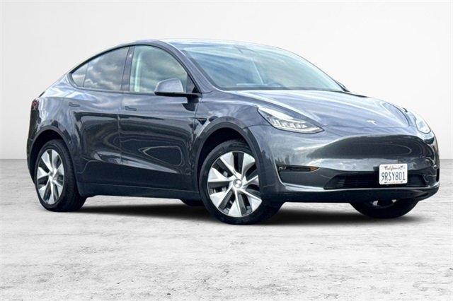 Used 2022 Tesla Model Y Long Range image 2
