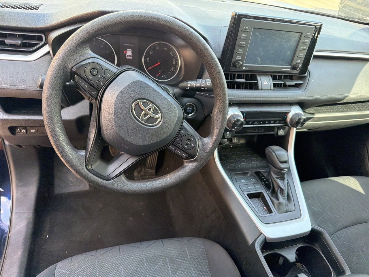 Used 2020 Toyota RAV4 XLE image 11