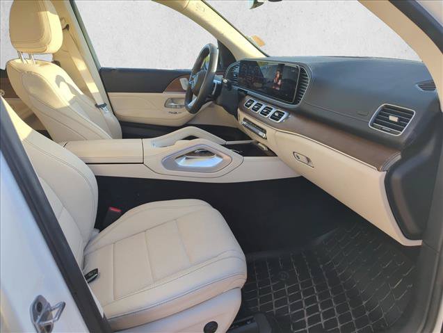 Used 2024 Mercedes-Benz GLS 450 4MATIC image 23