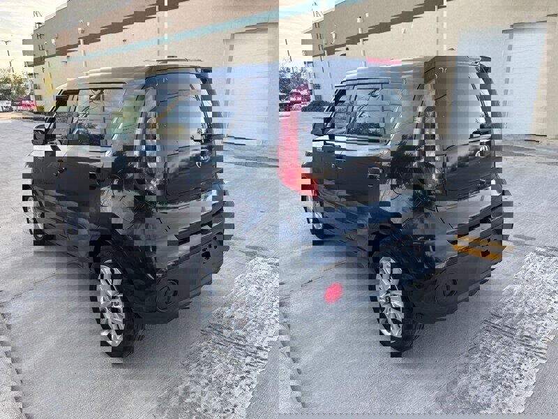 Used 2019 Kia Soul + image 7