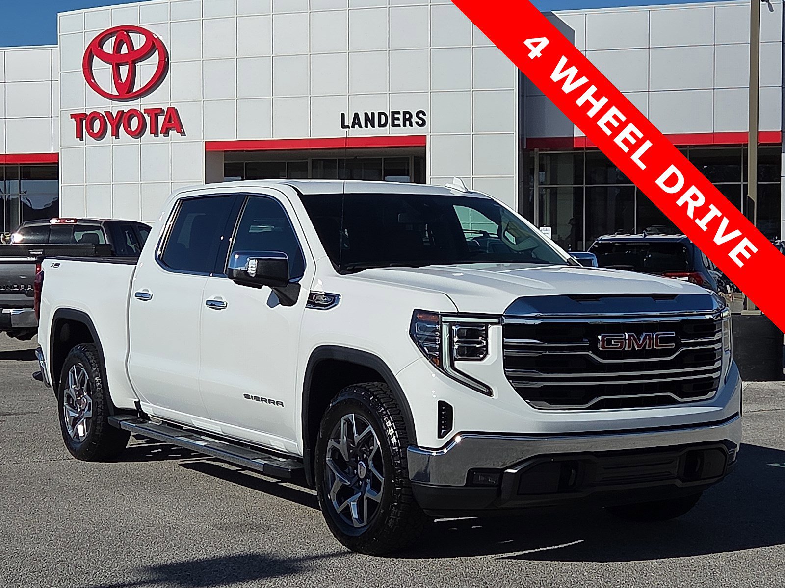 Used 2023 GMC Sierra 1500 SLT w/ SLT Convenience Package image 1
