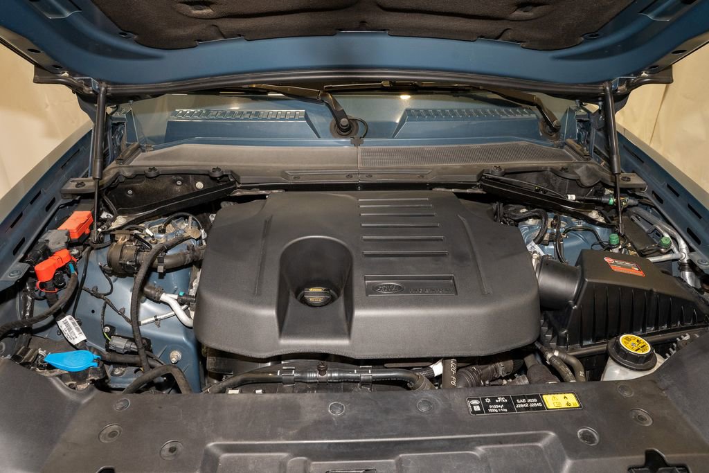 Used 2020 Land Rover Defender 110 SE image 21