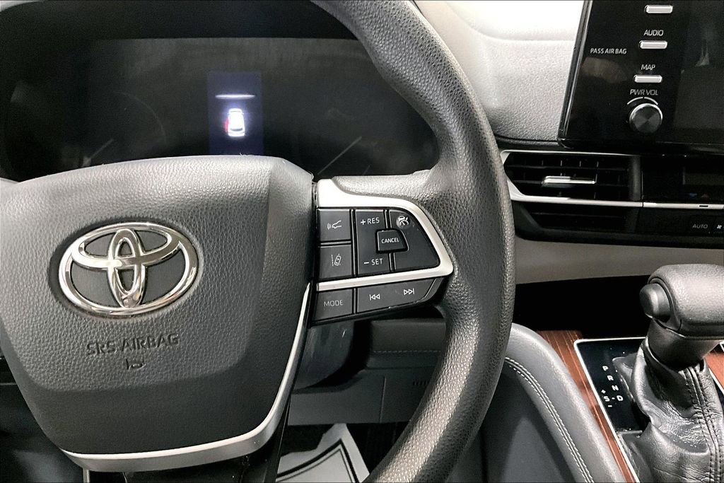Used 2021 Toyota Sienna LE AWD/4WD image 18