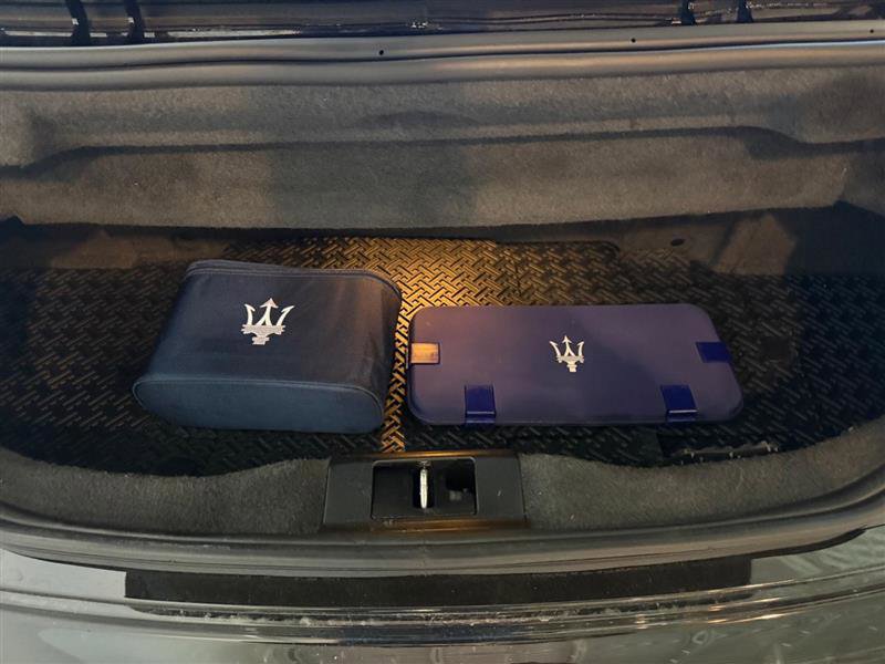 Used 2010 Maserati GranTurismo Convertible RWD image 12