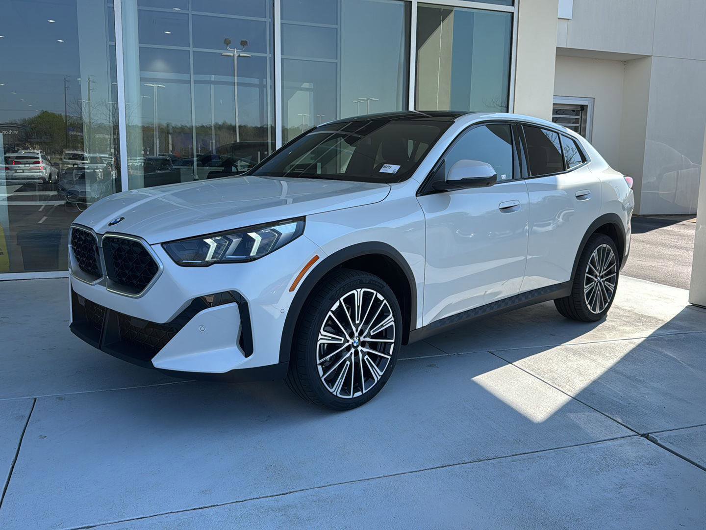 New 2026 BMW X2 xDrive28i w/ Technology Package AWD/4WD image 2